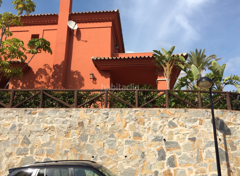 Foto ad127a1c-659d-4404-a0f0-11f17f668b97. Semi detached house in calle sand 52 in Santa Clara Marbella