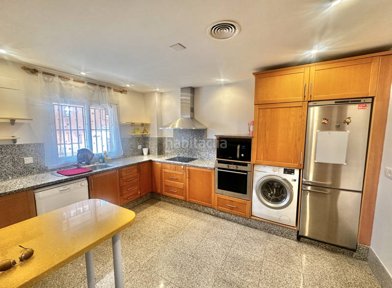 Foto c1db0909-6967-434a-a84e-5526948579d5. Semi detached house in calle sand 52 in Santa Clara Marbella