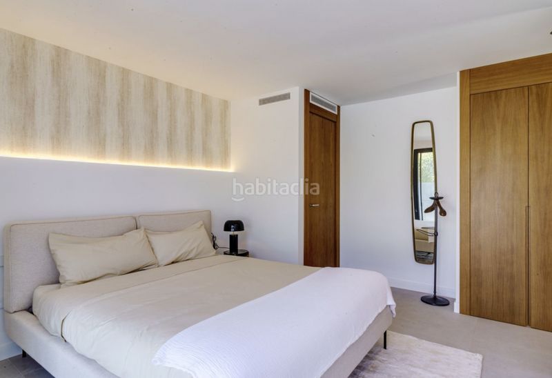 Foto 0bca5521-803e-485d-a913-b94e7f1be91c. Chalet en paseo del perú 35 increible villa totalmente renovada en Elviria en Marbella