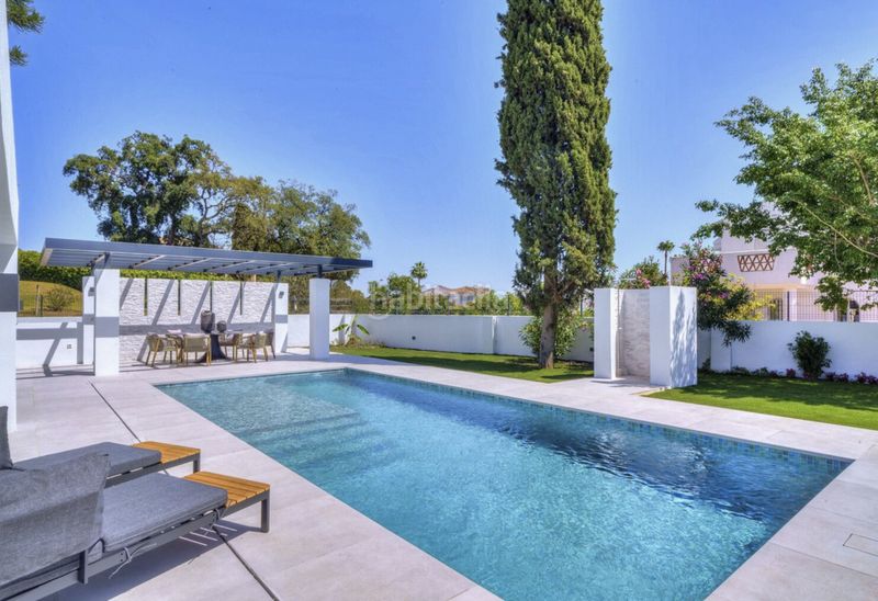 Foto 0d1d0703-23fd-4e5e-8b6c-0575c46dd5ee. Chalet en paseo del perú 35 increible villa totalmente renovada en Elviria en Marbella