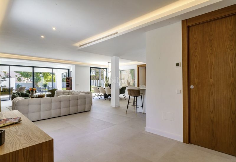 Foto 1d372e4f-d1cf-4632-a03c-737fc9465ae4. Chalet en paseo del perú 35 increible villa totalmente renovada en Elviria en Marbella