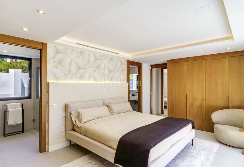 Foto 76475f13-e67e-4ad6-a45d-92b8158309b9. Chalet en paseo del perú 35 increible villa totalmente renovada en Elviria en Marbella