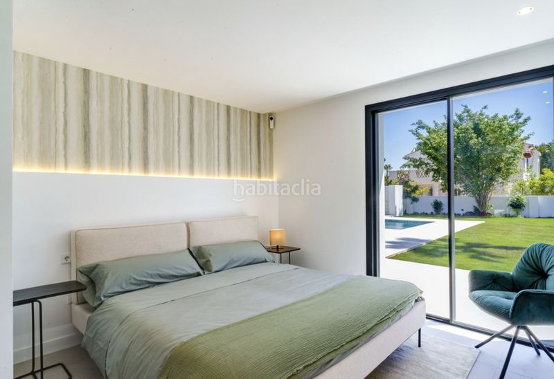 Foto 87c8e9be-e46d-47f9-b120-cd5fa0d2e8df. Chalet en paseo del perú 35 increible villa totalmente renovada en Elviria en Marbella