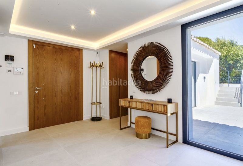 Foto 88109c8e-5af2-4f8b-aaf0-f7f049aa74d2. Chalet en paseo del perú 35 increible villa totalmente renovada en Elviria en Marbella