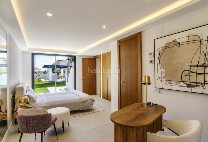 Foto 9941bd56-1f63-411e-87b9-15943aeda9cb. Chalet en paseo del perú 35 increible villa totalmente renovada en Elviria en Marbella