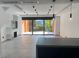 Casa adossada a Calle felisa de cortes 8d. Adosada totalmente renovada en el paraiso