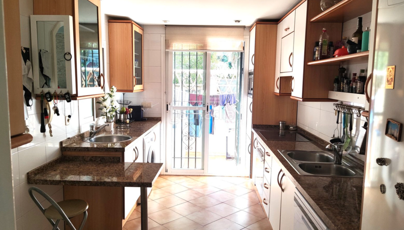 Foto 23eea2f3-4ae6-4dab-96d3-fda543102196. Casa aparellada a calle 19 c 501 a Guadalmina Alta Marbella