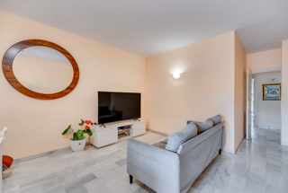 Apartament a Avenida de los andaluces 50. Amplio apartamento en guadalmina baja, ideal inversores