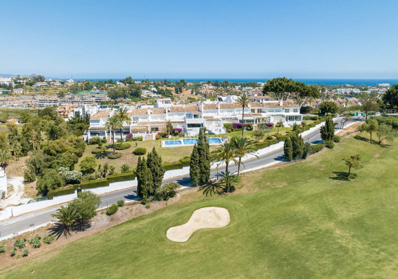 Foto 14daac3c-2aed-43bf-8ad2-f8d0d12470ff. Reihenhaus in avenida de la gardenia 190p in Paraiso - Barronal Estepona