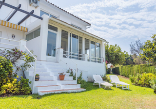 Casa adossada a Avenida de la gardenia 190p. Preciosa adosada con vistas panoramicas en el paraiso