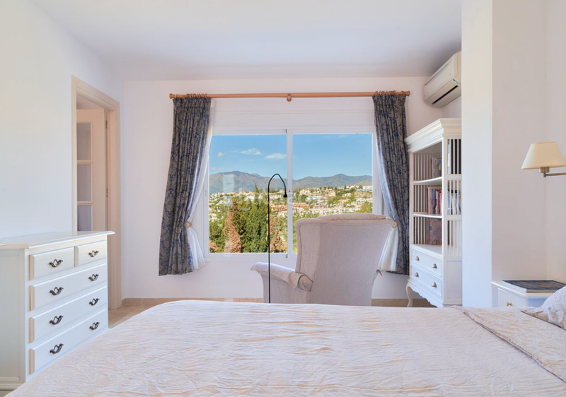 Foto fd2e2d07-62c8-47fc-8888-942ef1e29e9b. Reihenhaus in avenida de la gardenia 190p in Paraiso - Barronal Estepona