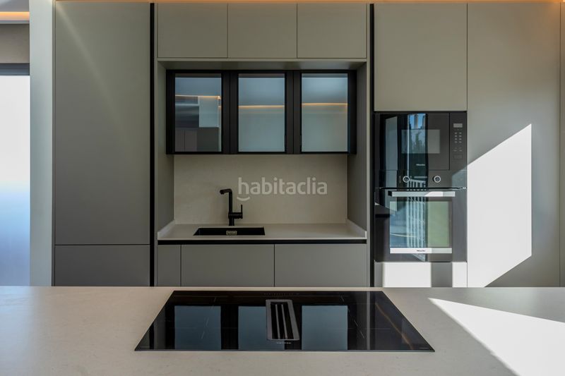 Foto 24961f9e-db31-4566-bd58-41d5ba3007dc. Apartament amb piscina a Nueva Andalucía centro Marbella