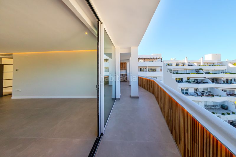 Foto f5c51a07-4a27-4e05-83ac-88d1cb0b8575. Apartament amb piscina a Nueva Andalucía centro Marbella