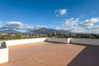 Pis  Plaza de los naranjos. ¡descubre el paraíso en jardines de andalucía, nueva andalucía!