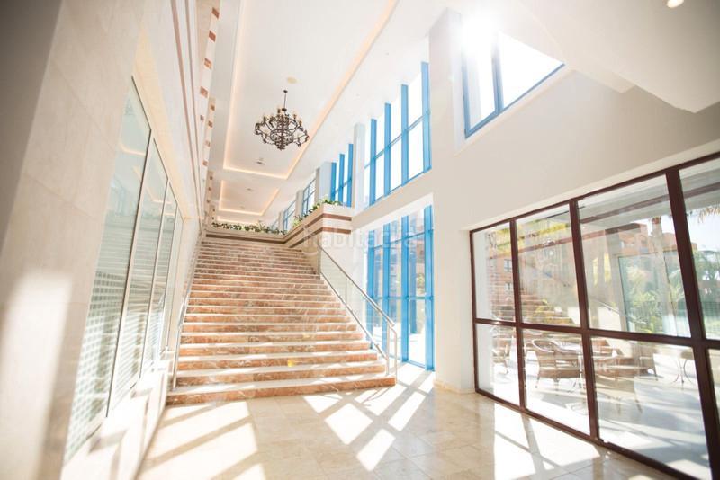 Foto 2428642f-8b30-4831-93e8-e2475736b375. Estudi amb aparcament piscina a Bel - Air Estepona