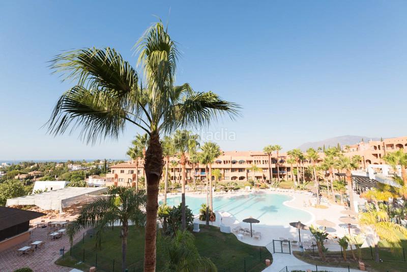 Foto c8104b26-db72-41c0-aff5-af4e62ae331e. Estudi amb aparcament piscina a Bel - Air Estepona