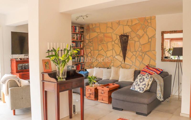 Foto 4bc74760-60a5-45bc-8409-97340f45d99a. Chalet villa en nueva andalucía: ideal para renovación y revalorización, a 5 minutos de puerto banús. en Marbella