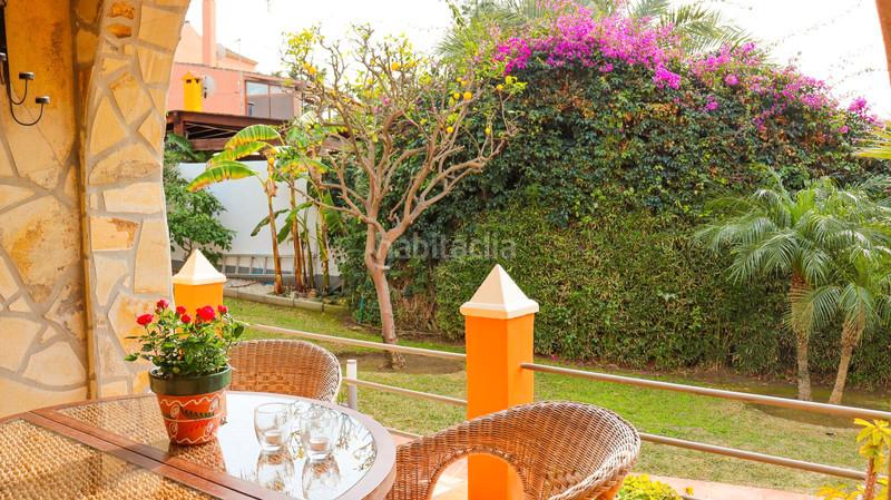 Foto 85f42c34-643d-4a38-a9c6-fc5041b10f25. Chalet villa en nueva andalucía: ideal para renovación y revalorización, a 5 minutos de puerto banús. en Marbella