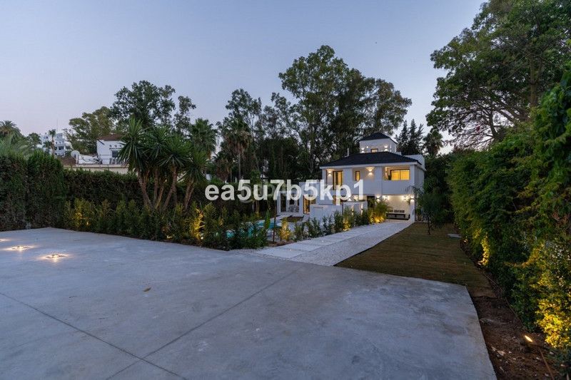 Foto 4160dc31-9a81-4583-8bb2-42240956a4af. Chalet villa chalet de lujo exclusiva con vistas panorámicas en el corazón del valle del golf, nueva andalucía. en Marbella