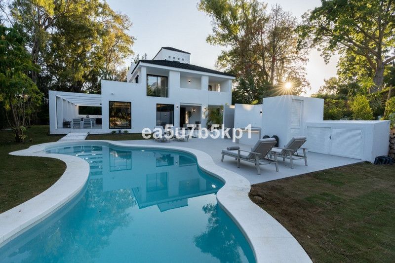 Foto 6553c5d4-a2a5-4a8b-a845-1a29648d7d6d. Chalet villa chalet de lujo exclusiva con vistas panorámicas en el corazón del valle del golf, nueva andalucía. en Marbella