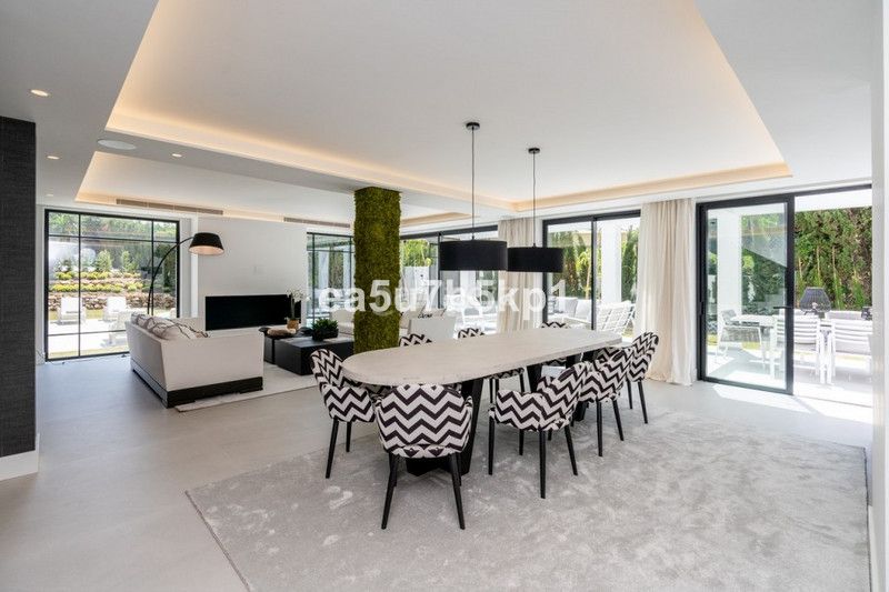 Foto 752aa555-4338-4135-856b-f30eeae56e4d. Chalet villa chalet de lujo exclusiva con vistas panorámicas en el corazón del valle del golf, nueva andalucía. en Marbella