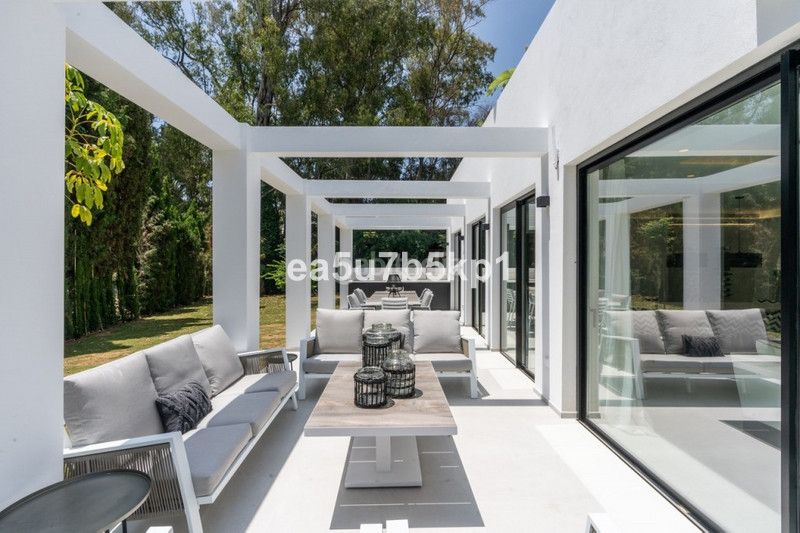 Foto 7e64d38d-32f1-4031-b090-d1d68cf20808. Chalet villa chalet de lujo exclusiva con vistas panorámicas en el corazón del valle del golf, nueva andalucía. en Marbella