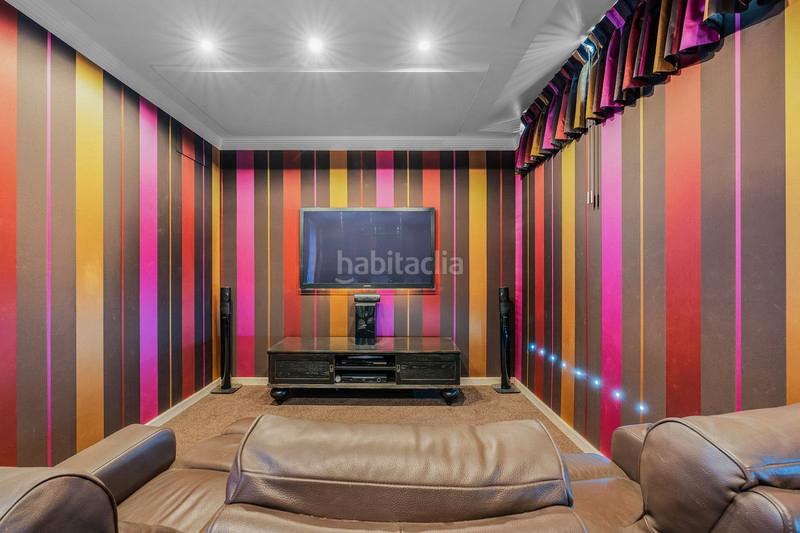 Foto afc9dd8e-4ff4-450b-984b-5c627c0f8d7c. Chalet obra maestra arquitectónica : villa única con acabados art déco y comodidades de alta gama. en Marbella
