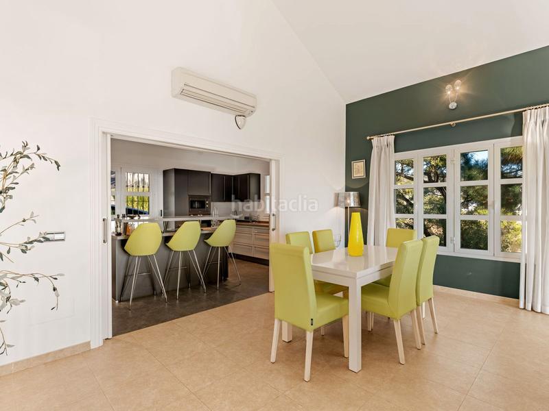 Foto 31e89fcc-b9b6-478f-a92c-5f80097ef5f2. Xalet amb xemeneia aparcament piscina a Montemayor - Marbella Club Benahavís