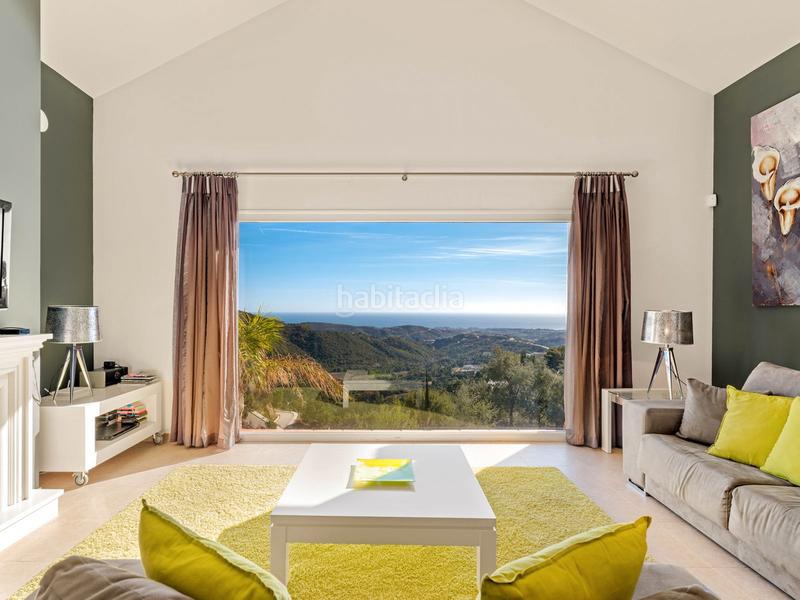 Foto 739e5586-a106-4430-b95e-1a1b7b961ebf. Xalet amb xemeneia aparcament piscina a Montemayor - Marbella Club Benahavís