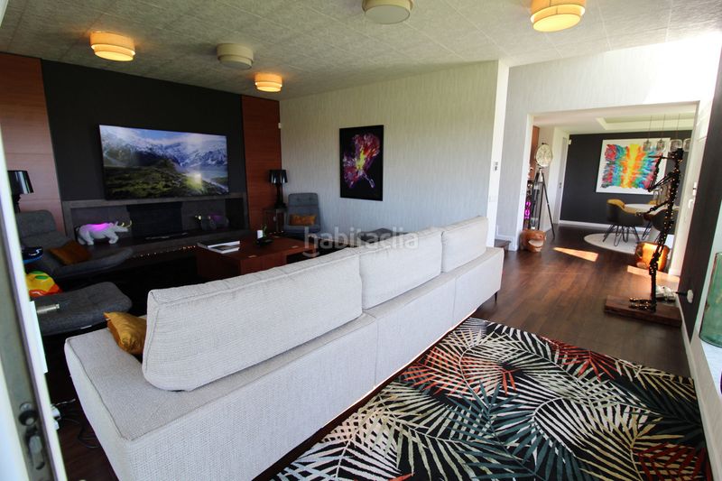 Foto 7ab32f4f-1f05-4a2a-a8ab-9fde3684e23b. Xalet amb xemeneia calefacció aparcament piscina a Benahavís