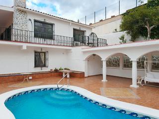 Xalet  Calle málaga. Villa tradicional con encanto y vistas panorámicas en coín: su r
