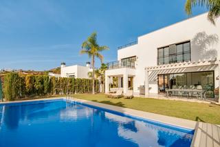 Xalet a Calle parque central 5. Villa de lujo en estepona, costa del sol