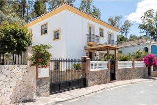 Xalet a Avenida lorenzo morito romero 29. Casa / chalet independiente en venta en avenida lorenzo morito r