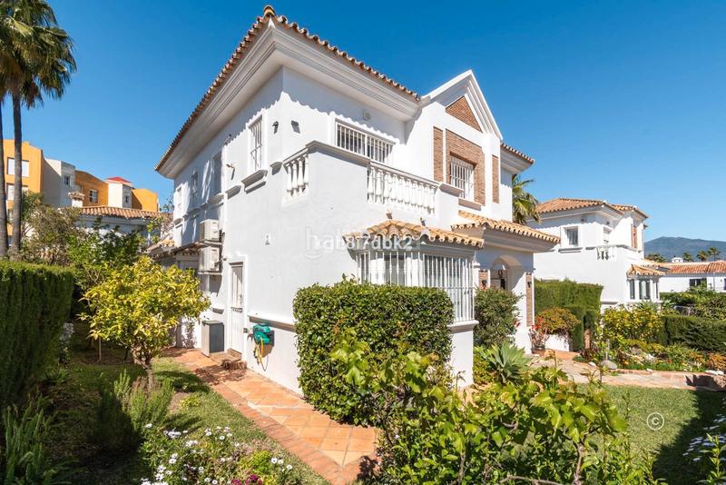Foto 05a9d97d-4918-4899-8867-e9c839a07142. Chalet en calle garcía lorca 58 villa independiente en venta en Estepona