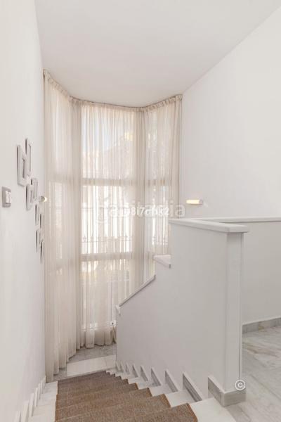 Foto 760434b4-5229-44c3-aca0-8d53b65963f4. Chalet en calle garcía lorca 58 villa independiente en venta en Estepona
