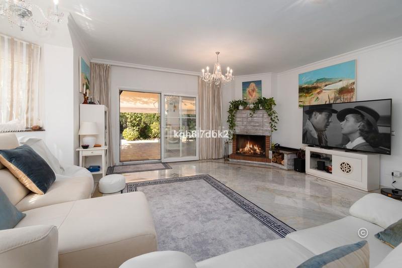 Foto 7f0a2a55-853e-40a0-9f87-2d97311af68c. Chalet en calle garcía lorca 58 villa independiente en venta en Estepona