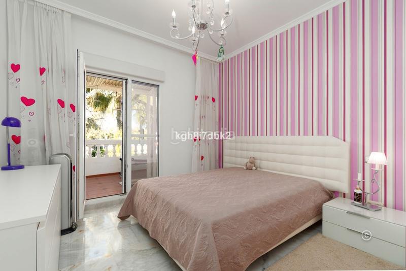 Foto ac9d8f99-fdf8-499b-999f-3d269b8017eb. Chalet en calle garcía lorca 58 villa independiente en venta en Estepona