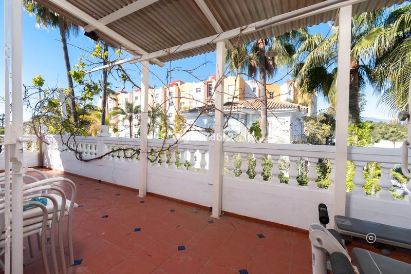 Foto b1aa5e0d-c7bc-416d-ae9b-bb4f14b66636. Chalet en calle garcía lorca 58 villa independiente en venta en Estepona