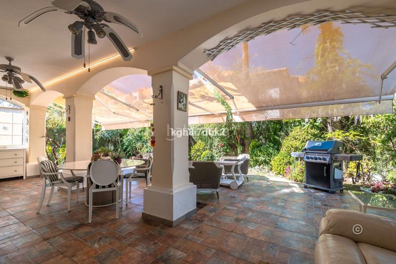 Foto cadb5cd1-9845-4b07-8a8c-444446204d0e. Chalet en calle garcía lorca 58 villa independiente en venta en Estepona