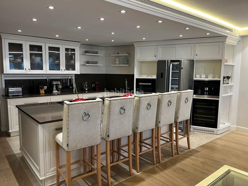 Foto d04b284b-a794-4da7-b841-93a244a74f5f. Apartament a avenida josé banús 17 a Puerto Banús Marbella