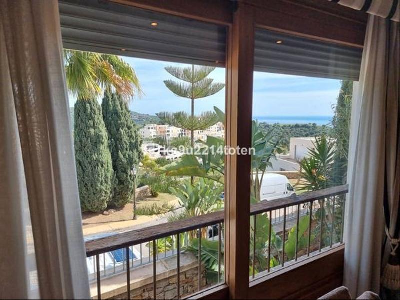 Foto 563eb43d-7b51-487f-94dc-bb64d8c20e25. Pis a calle el pinar 23 a Alto de los Monteros Marbella