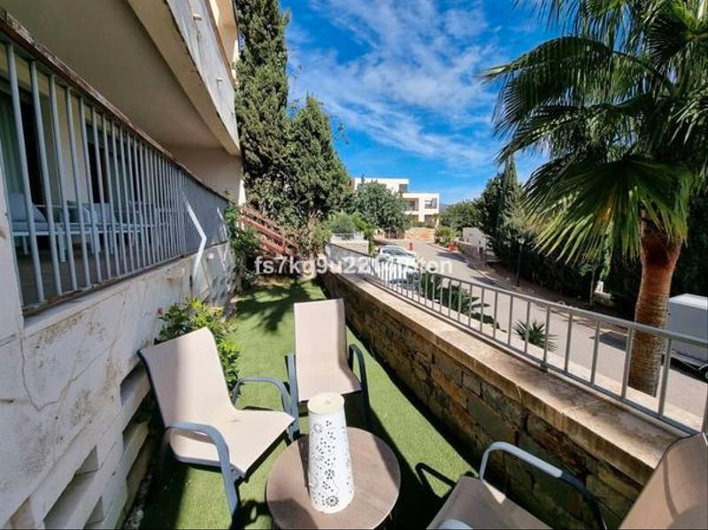 Foto 73d0f8a3-3f81-45ee-a842-0276b85aa788. Pis a calle el pinar 23 a Alto de los Monteros Marbella