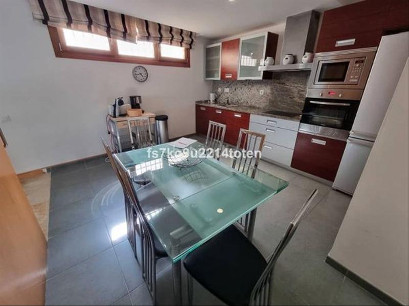 Foto edf90a25-1601-4773-800c-9237e52c8d30. Pis a calle el pinar 23 a Alto de los Monteros Marbella