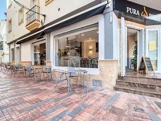 Local commercial à Calle huerta chica s/n. Local en venta en marbella 0, marbella