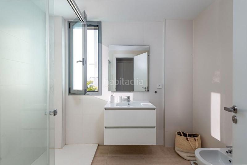 Foto 169ec3b0-6f28-402a-80ec-6ab929008a32. Pis a avenida parque selwo s/n a La Concha - Resina Golf Estepona