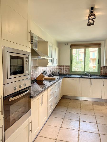 Foto a63992eb-0972-46b1-b721-7a535197ace4. Dúplex en calle frank sinatra 166 dúplex en venta en complejo de glf Los Flamingos, benahavis 0, en Benahavís