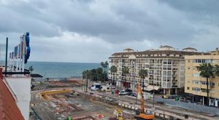 Apartament a N/a. Apartamento de 4 dormitorios en el corazón vibrante de estepona