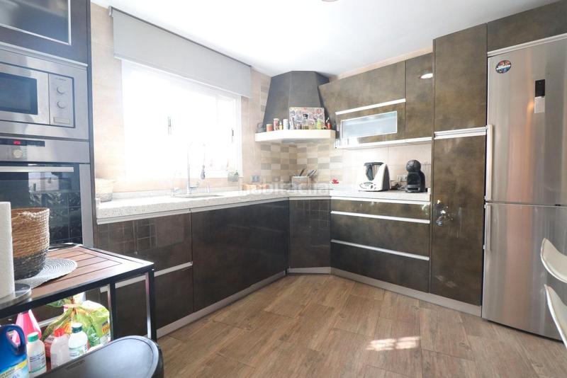 Foto b4aaf85b-a58b-4160-9363-7cea9472071a. Semi detached house in calle huerta chica s/n in Casco Antiguo Marbella