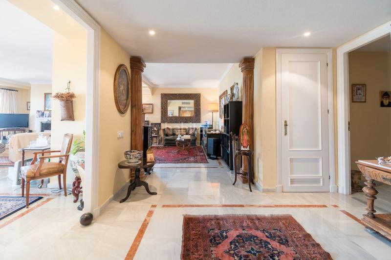 Foto 32a49f84-f77b-4e3c-bf8f-a2d24f94a838. Appartement dans calle los granados 18 dans Puerto Banús Marbella