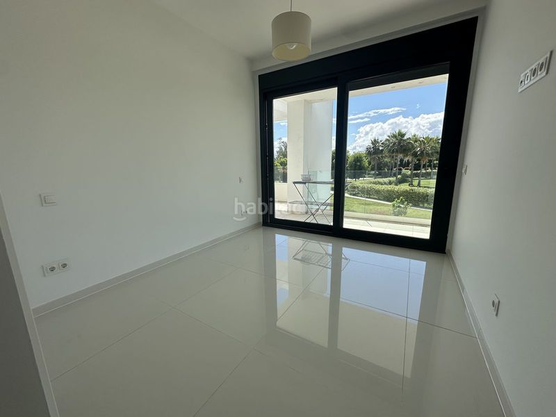 Foto 79a3dd79-9b42-41b2-84a9-9b389a561763. Piso en avenida de las golondrinas 2 piso en venta en avenida de las golondrinas 2, en Estepona